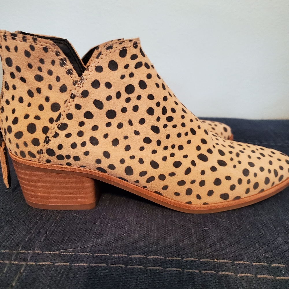 Dolce Vita leopard print booties